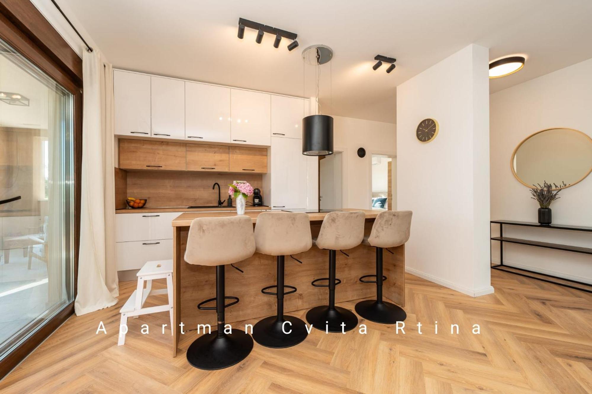 Apartman Cvita ルティナ エクステリア 写真